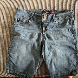 Torrid Bermuda shorts med wash